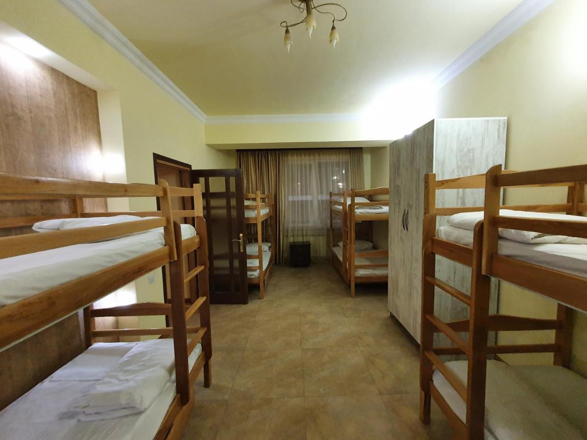 Capsule Hostel In Center Ереван Екстериор снимка